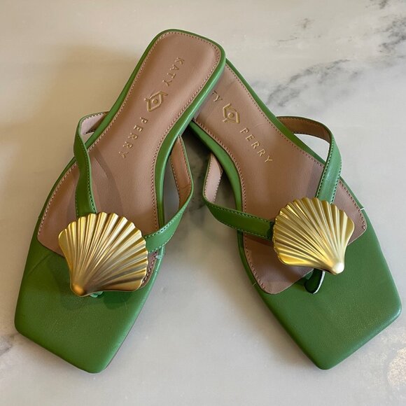 Katy Perry Shoes - Katy Perry Camie Shell Sandal in Green, Size 6